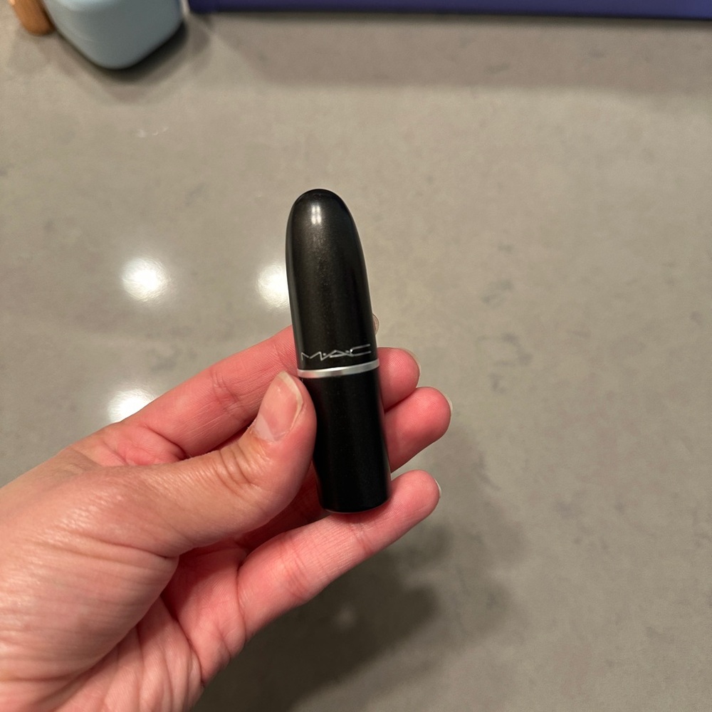 MAC Matte Lipstick 614 SMOKED PURPLE Lipstick Full Size